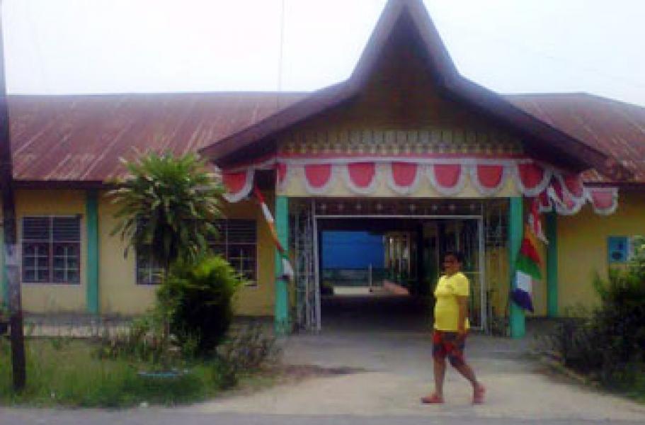 SDN 024 Pasir Kemilu Rengat Terancam Jatuh ke Sungai