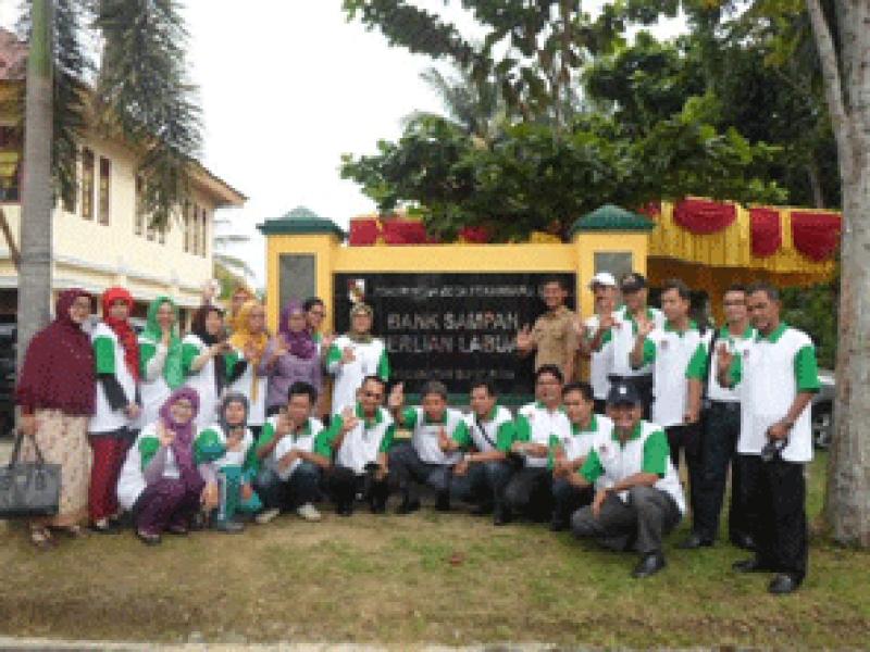 SMK BP Kunjungi Bank Sampah Berlian Labuai