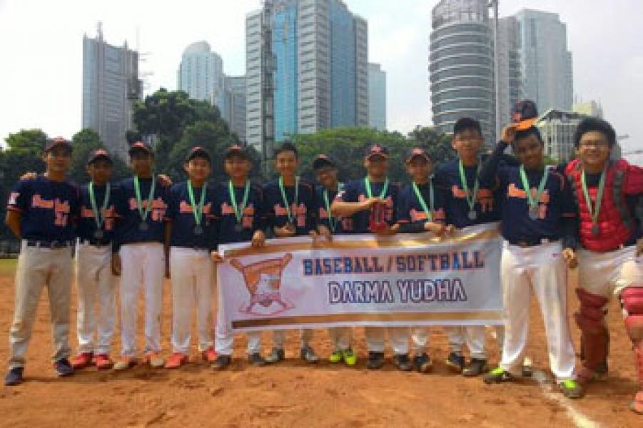 SMP Darma Yudha Juara III Kejurnas Baseball