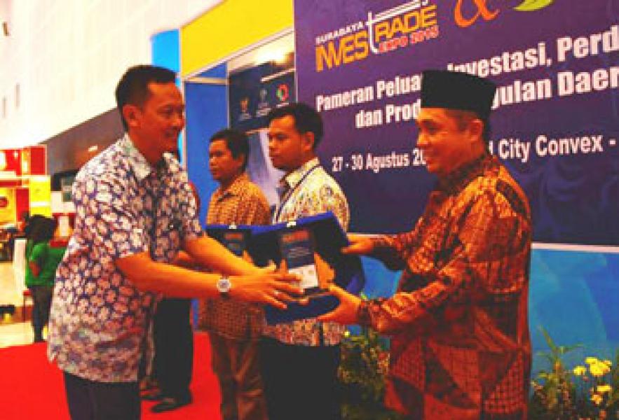Stand Bengkalis Raih Terbaik I Surabaya Investrade Expo 2015