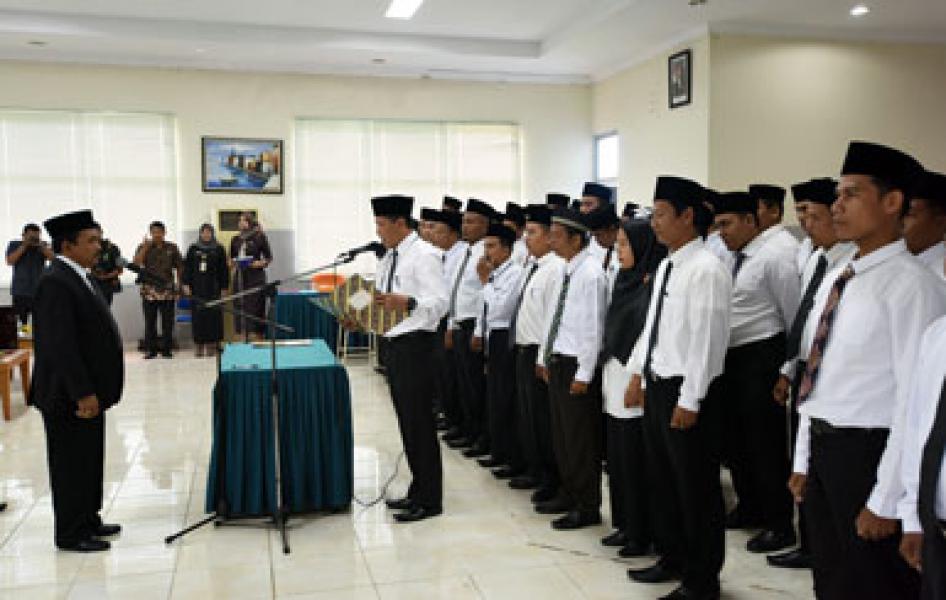 63 Anggota Panwascam Kampar Dilantik