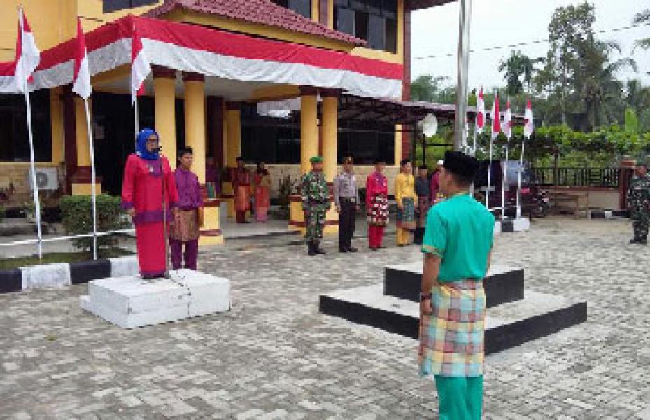 Babinsa Koramil 06/Cerenti Peringati Hari Jadi Prov Riau Ke 59 Di Kantor Camat