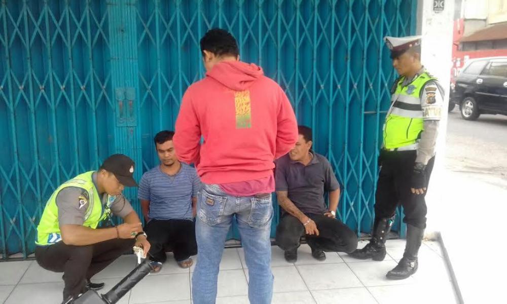 Berawal Dari Pelanggaran Lalu Lintas, Personil Sat Lantas Amankan Dua Pelaku Narkoba