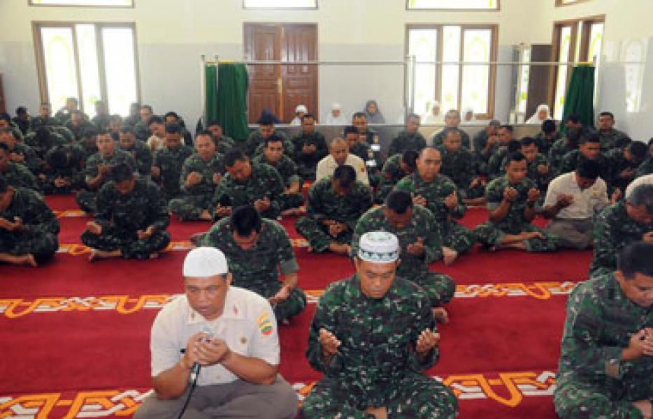 Berharap Pratu Wahyudi Ditemukan, Kasi Intel Korem 031/Wirabima Pimpin Doa Bersama