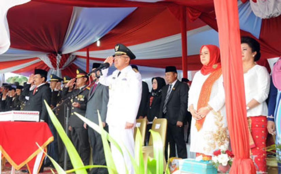 HUT RI di Kantor Gubri Hikmad dan Lancar, Atraksi Pesawat Tempur Buat Hadirin Histeris