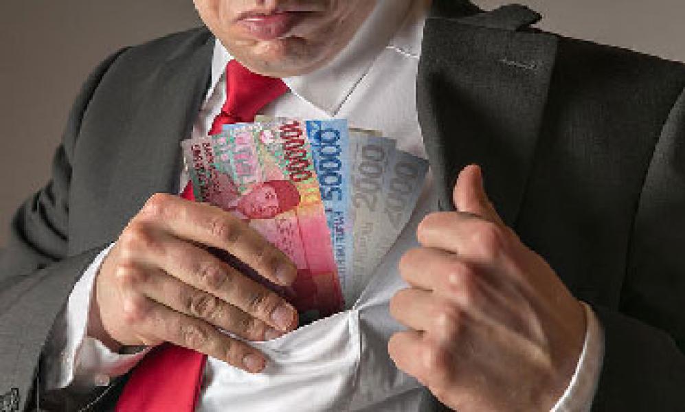 KPK Perpanjang Masa Tahanan Suparman dan Johar Terkait Suap RAPBD Riau