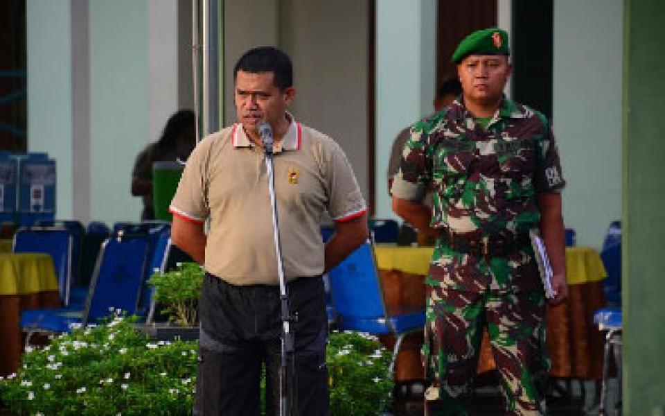 Kasi Ops Korem 031/Wirabima Beri Pengarahan Saat Olah Raga Bersama