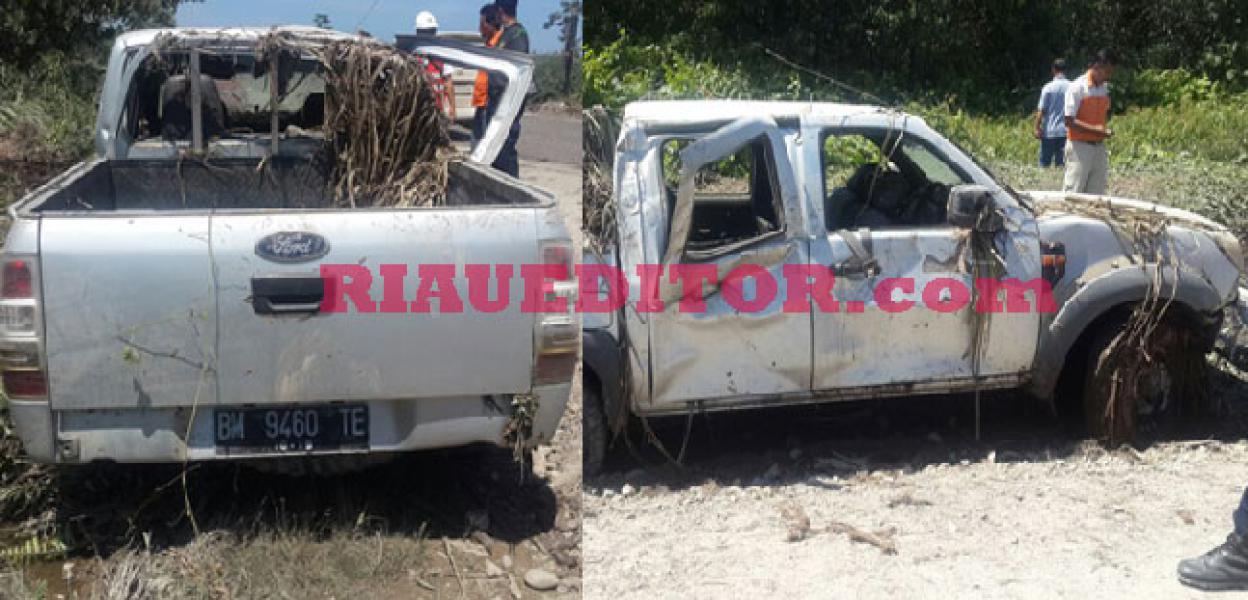 Mobil Terjun Ke Kanal Access Road PT RAPP Pelalawan, 2 Korban Tewas di TKP