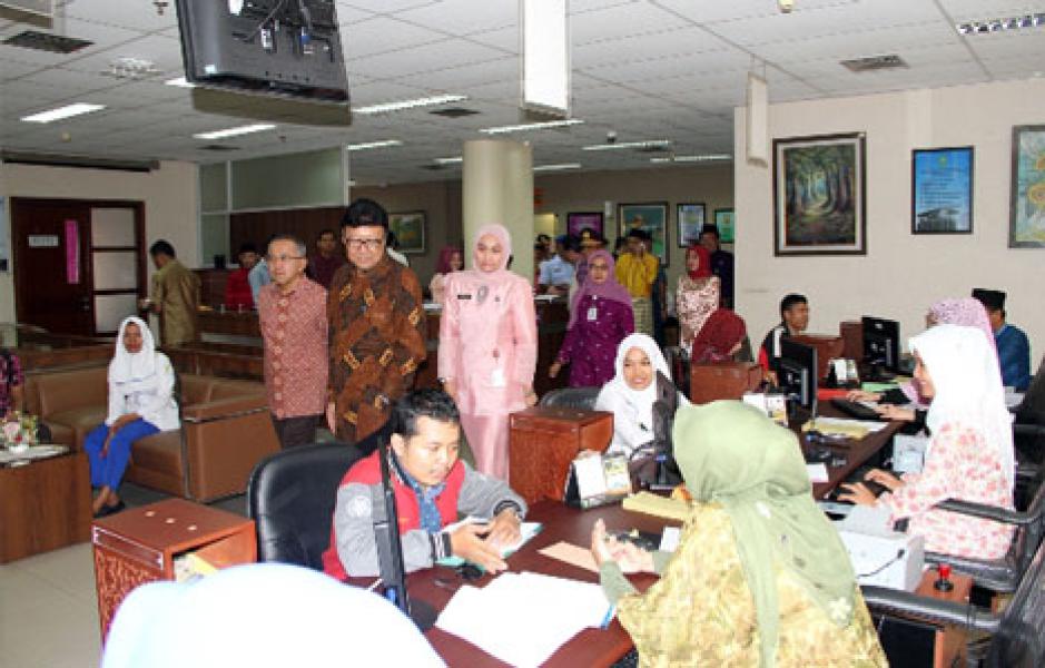 Pemprov Riau Tingkatkan Kepuasan Masyarakat Melalui PTSP