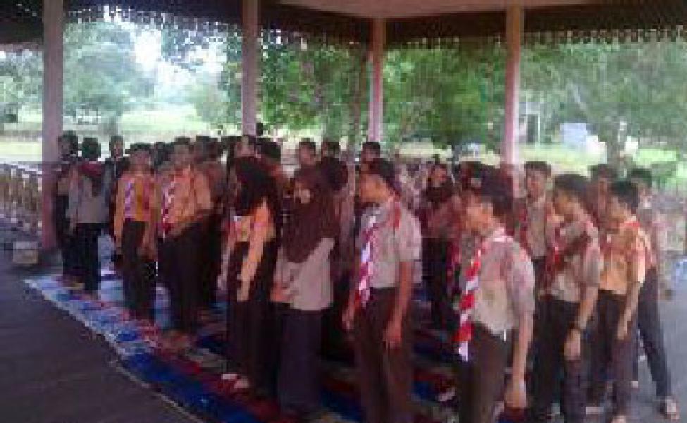 Plt Bupati Lepas 32 Kontingen Jamnas ke X Gerakan Pramuka ke Cibubur  