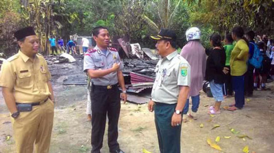Sebuah Rumah Kayu di Pematang Reba Ludes Diamuk Sijago Merah