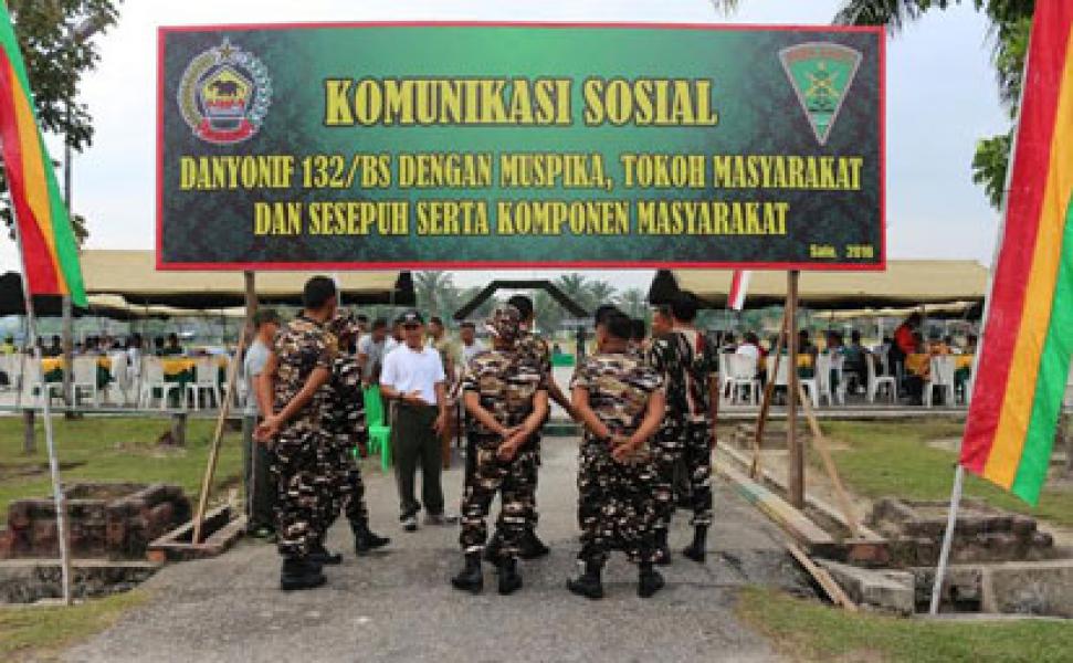 Yonif 132/Bs Laksanakan Komsos Dengan Muspika dan Sesepuh Masyarakat Bangkinang