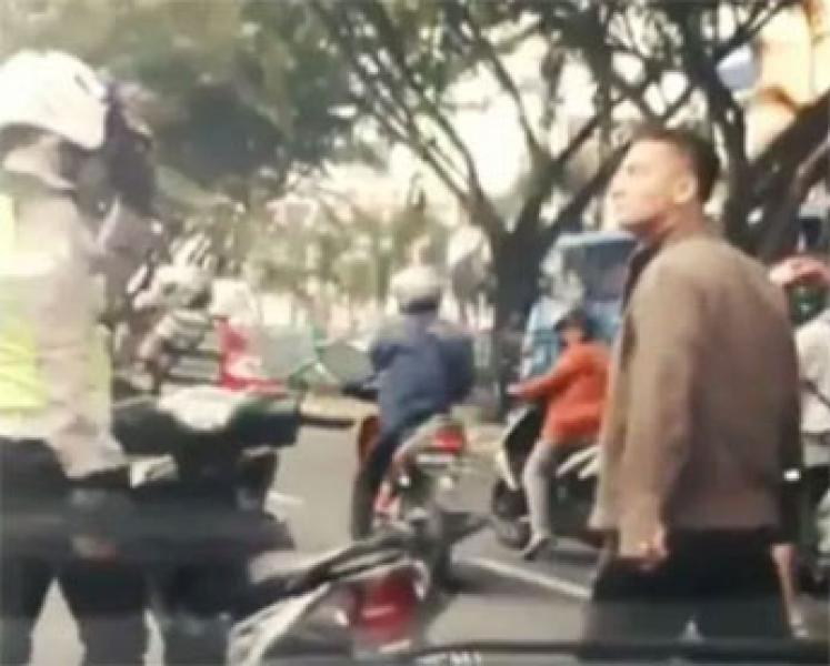 Anggota Ngamuk Pukul Polisi, TNI Mohon Maaf