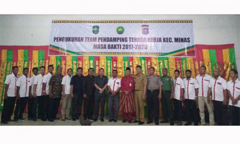 Danramil 09/Minas Hadiri Pengukuhan Tim Pendamping Tenaga Kerja