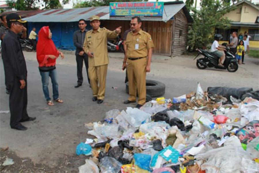 Denda Rp 50 Juta Bagi yang Buang Sampah Sembarangan di Pekanbaru