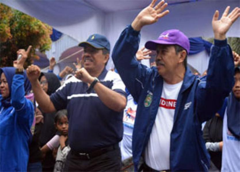 HUT PAN Ke-19, Syamsuar Hadiri Jalan Santai di Pekanbaru