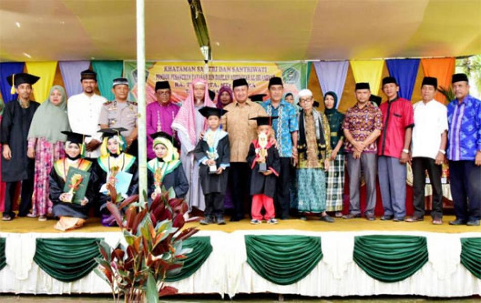Hadiri Khataman Santri di Ponpes Yabid, Ini Harapan Wabup Rosman