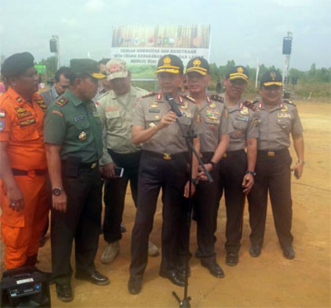 Kabaharkam Pimpin Apel Gelar Personil dan Peralatan Penanggulangan Karhutla di Kampar