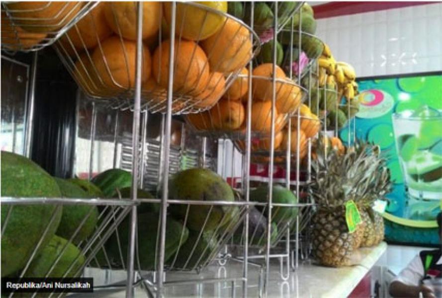 Menyeruput Jus di Kedai Favorit Warga Madinah