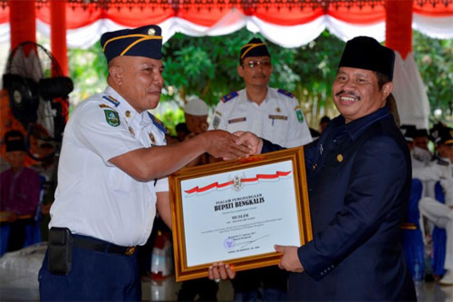 Penghargaan PNS Teladan, Muslim: “Awalnya Saya Kira Kepala Dinas Hanya Seloroh”