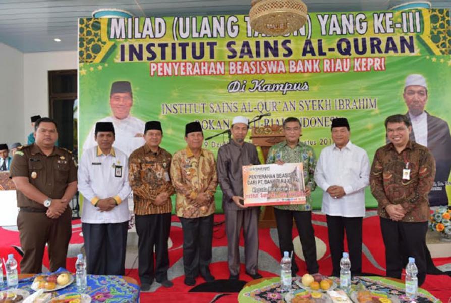 Bank Riau Kepri Serahkan Beasiswa Untuk Mahasiswa ISQ Syekh Ibrahim Rohul