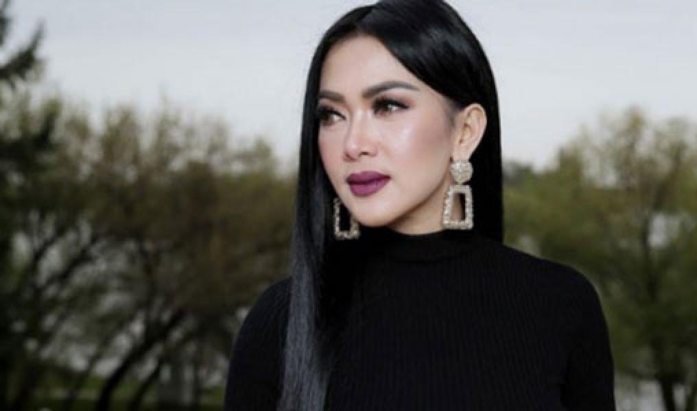 Bikin Heboh, Tiket Konser Rp25 Juta Syahrini Laris Manis