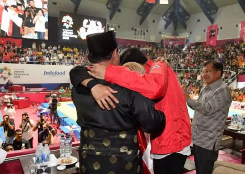 Damai Melihat Jokowi dan Prabowo Berpelukan