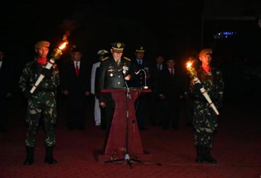 Danrem 031/WB Pimpin Malam Renungan Suci Di TMP Kusuma Dharma Pekanbaru