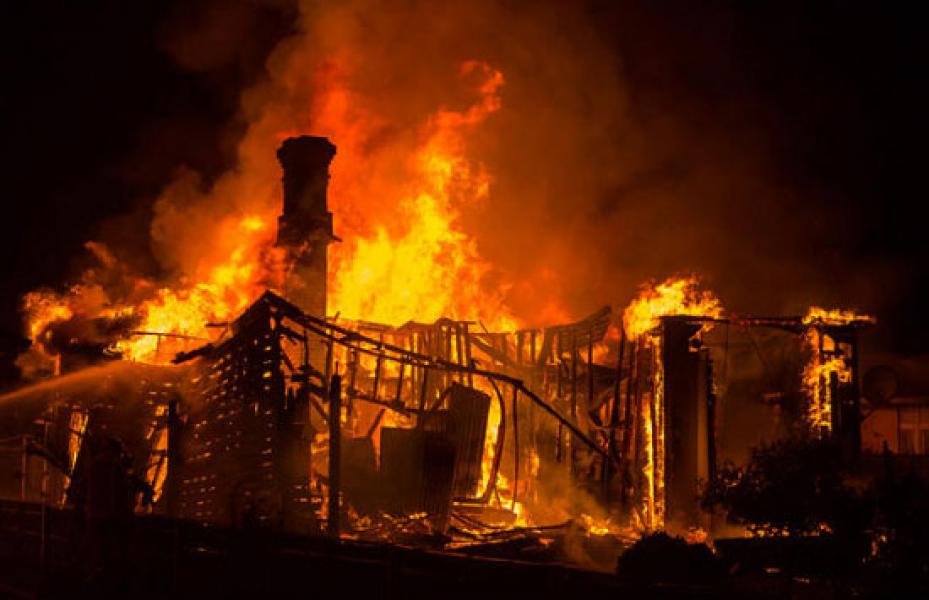 Diputusin, Duda Beranak 1 Nekat Bakar Rumah Kekasihnya