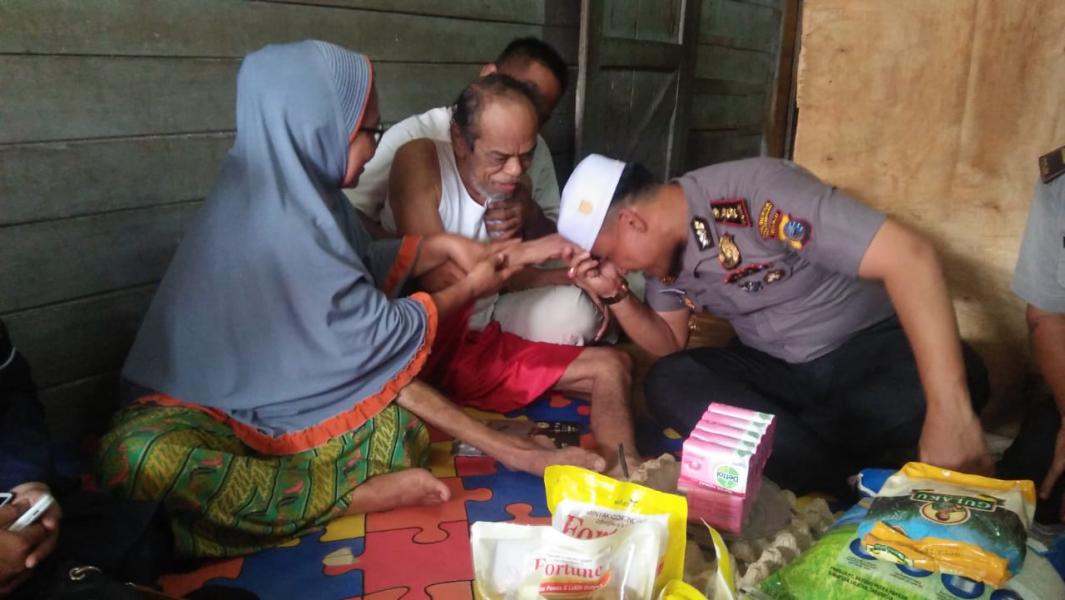 Jumat Barokah Polresta Pekanbaru Kunjungi Warga Kampung Dalam
