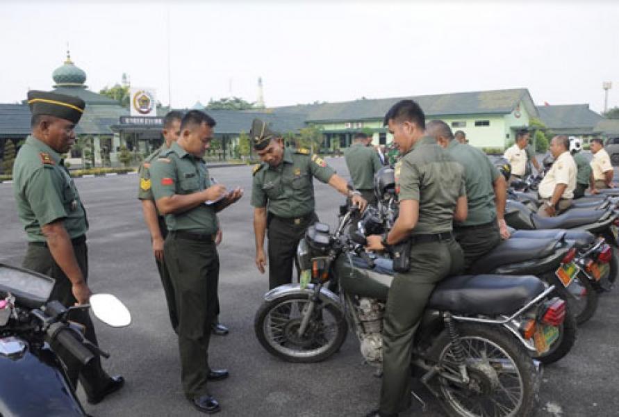 Korem 031/WB Cek Fisik dan Admininistrasi Kendaraan Dinas  