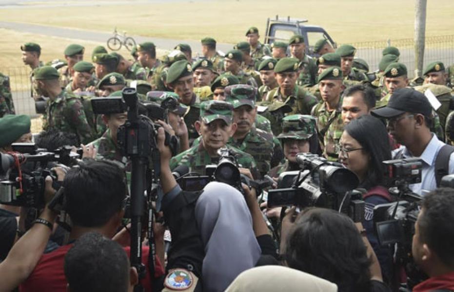 Panglima TNI Apresiasi Siswa SMP Panjat Tiang Bendera di Atambua