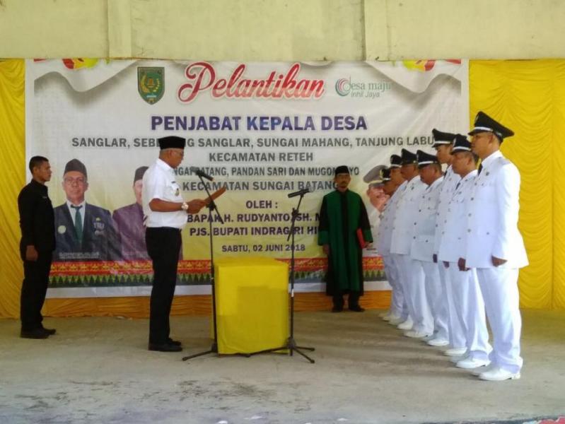 Pjs Bupati Inhil Lantik Pj Kades di Kecamatan Reteh dan Sungai Batang 
