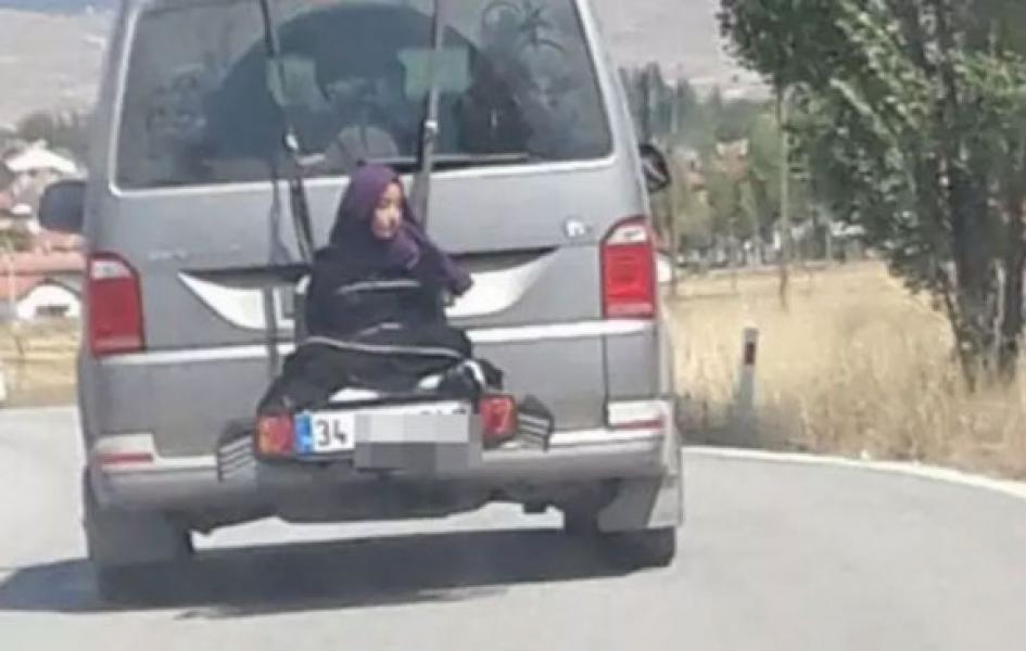 Pria Ikat Anak Perempuannya di Belakang Mobil yang Tengah Melaju, Videonya Viral