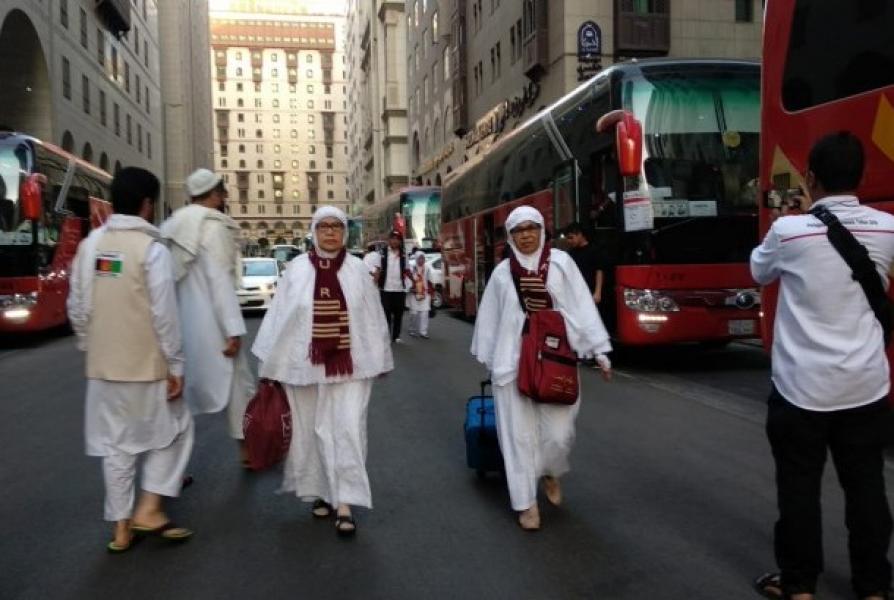Ribuan Calhaj Embarkasi Batam Masih di Madinah