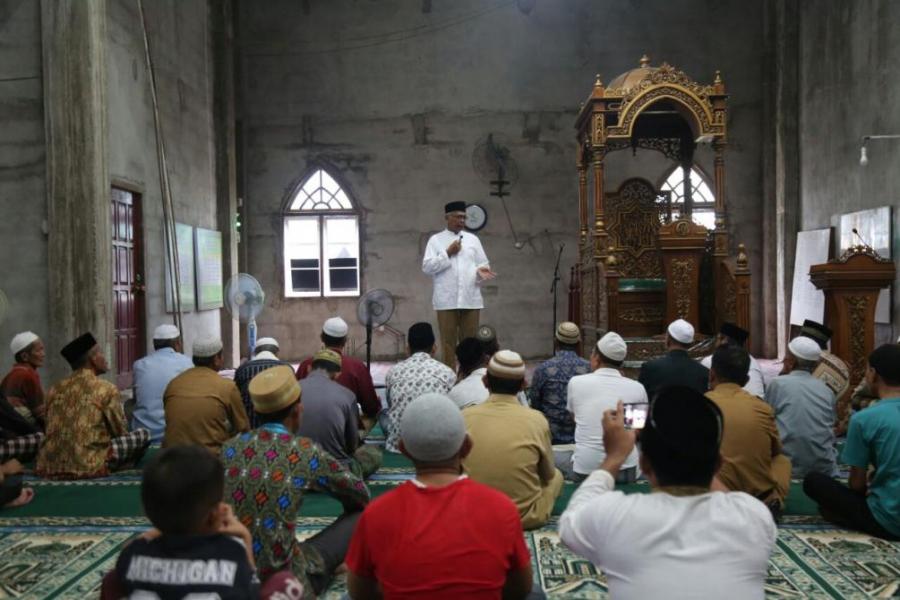 Safari Ramadhan, Pjs Bupati Inhil Kunjungi Masjid di Sungai Batang dan Reteh