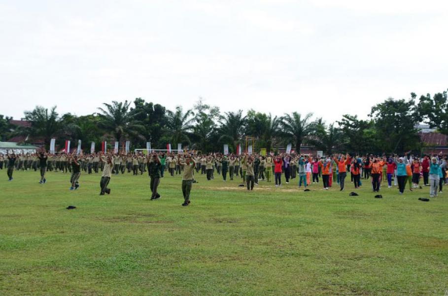 Senam Gemu Famire Korem 031/WB Penuhi Lapangan Asrama Pancasila