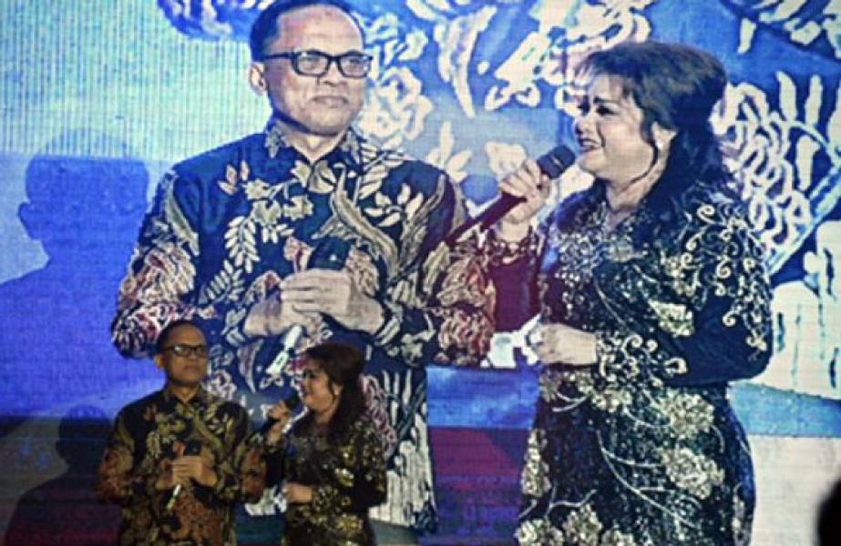 Serasa Pulang Kampung, Brigjen Pol Widodo Eko Prihastopo dan Istri Lantunkan Zapin Melayu