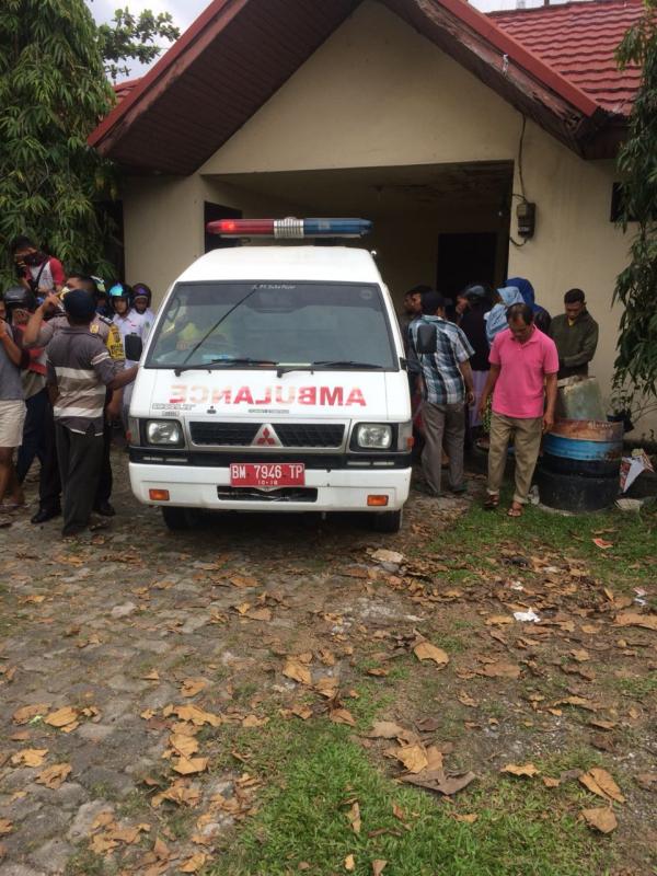 Sesosok Mayat Pria Ditemukan Membusuk Dibelakang Pos Pam Sri Palas