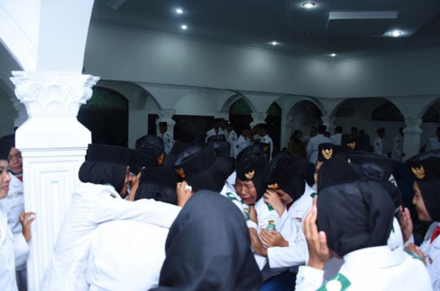 Tangis Haru Di Malam Penutupan Paskibra Bengkalis