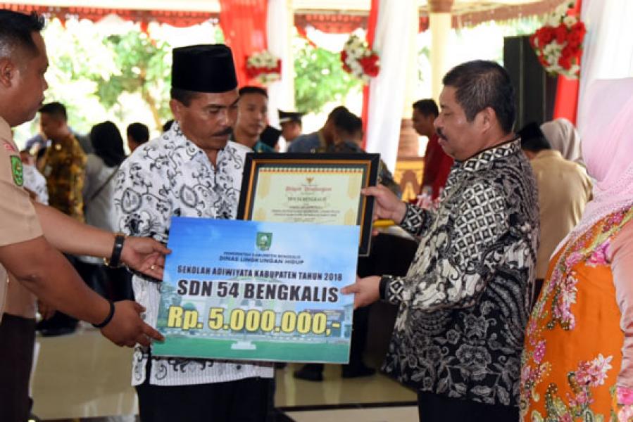 Tiga Sekolah di Kecamatan Siak Kecil Raih Adiwiyata 2018 Tingkat Kabupaten