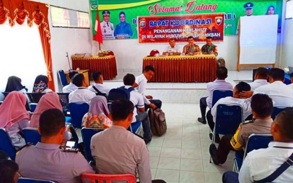 Cegah Karlahut, Polsek Rambah Bersama Koramil 02 Gelar Rapat Kordinasi  