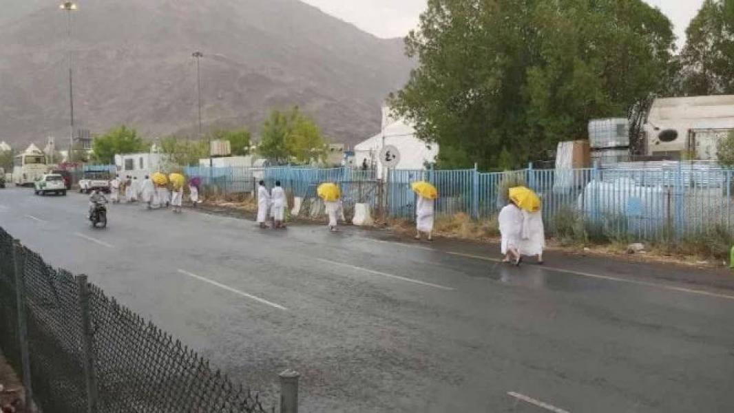 Di Tengah Kesyahduan Doa, Hujan Mengguyur Arafah