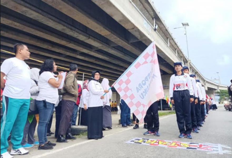 Meriahkan HUT  Ke-74 RI, Bakamla Zona Maritim Timur Ikuti Lomba Jalan Cepat 