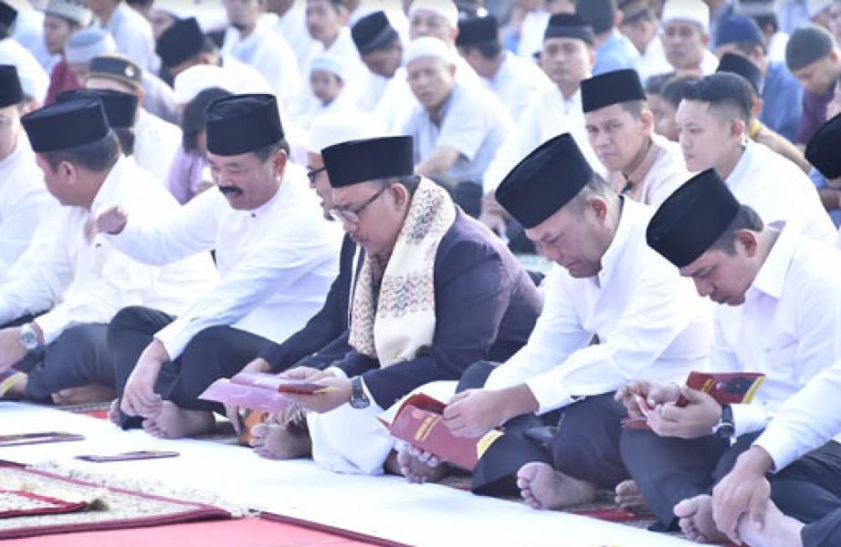 Panglima TNI Shalat Idul Adha 1440 H Bersama Ribuan Prajurit
