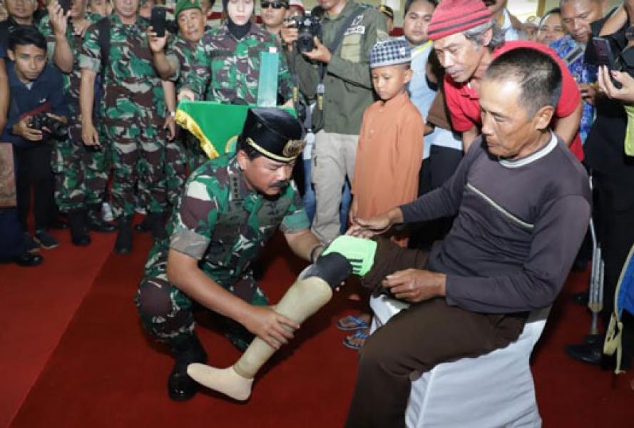 Panglima TNI Tinjau Baksos Kesehatan TMMD di Samarinda