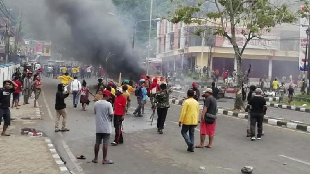 Papua Memanas, Kominfo Blokir Akses Internet & Hoax Beredar