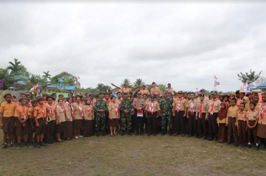 Peringati Hari Pramuka ke-58, Prajurit Pamtas RI-PNG Berikan Materi Bela Negara
