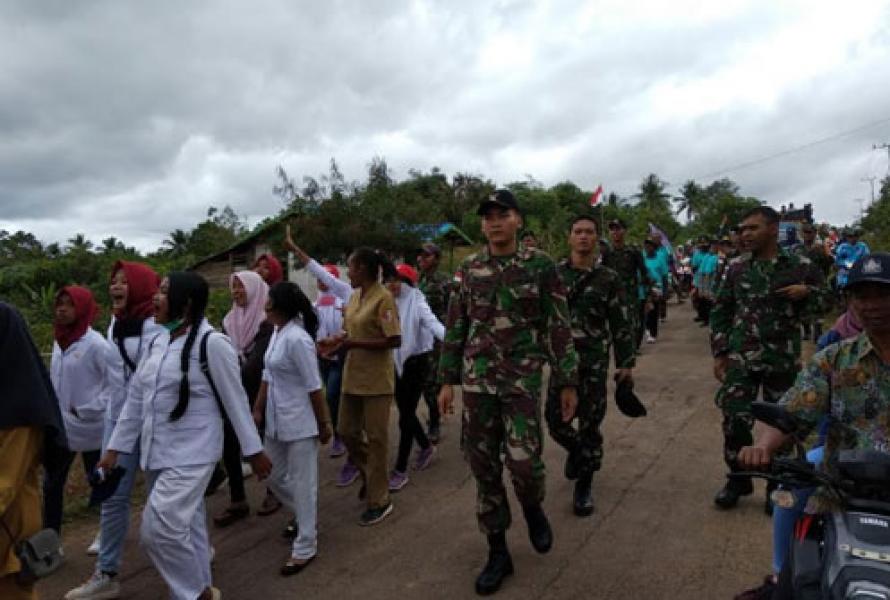 Sambut HUT ke-74 RI, Prajurit TNI Bersama Masyarakat Perbatasan Meriahkan Karnaval