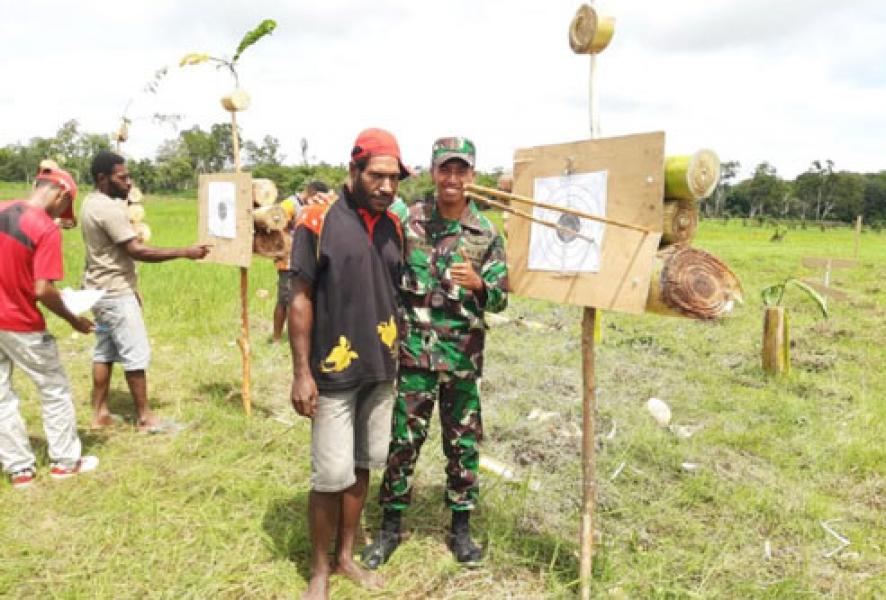 Satgas Pamtas Yonif 411/Pdw Kostrad Gelar Lomba Panahan Tradisional di Papua